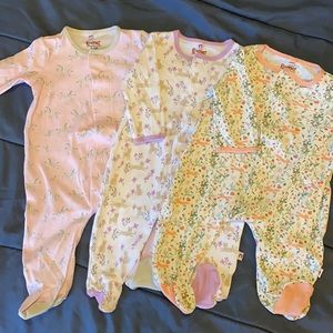 Set of 3 Easy Magnetic Close Onesies 3-6m